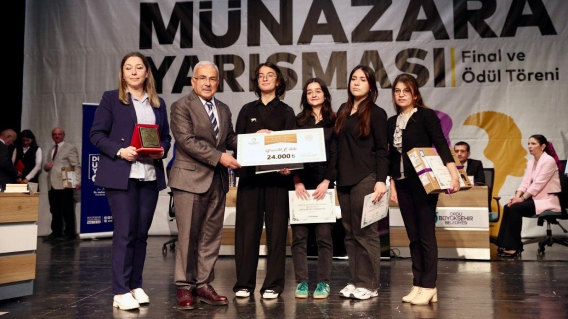 Münazara Yarışmasında Şampiyon Olduk
